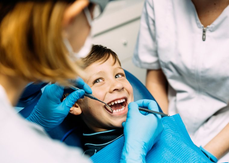 Cuidados y prevención de caries en dientes de leche