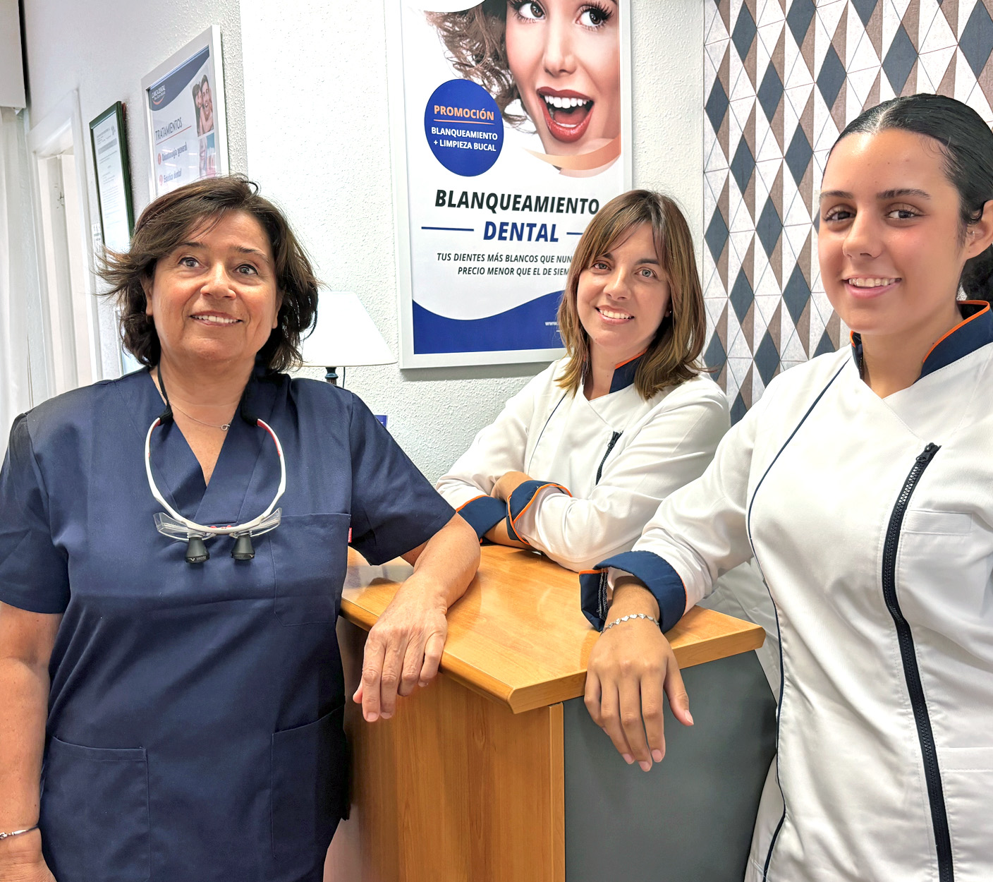 Equipo Clínica Dental Dra. Elena Bocage Dentista las Arenas Getxo