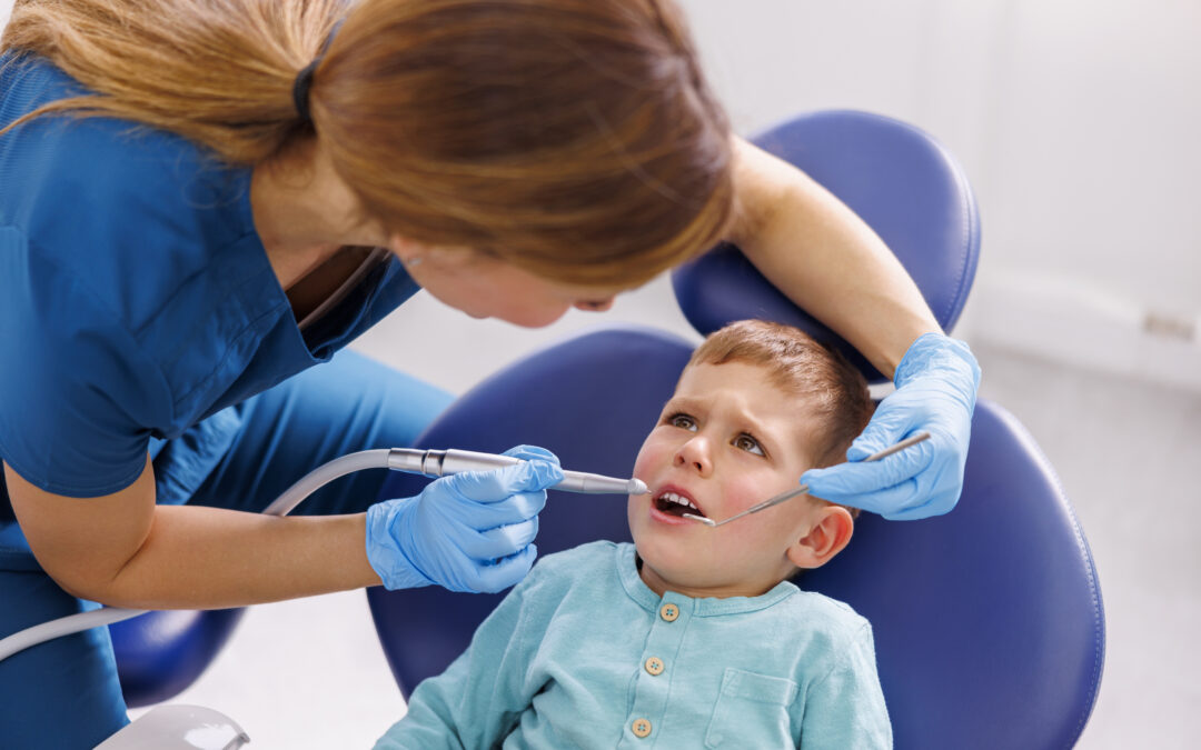 Niños y Dentista: Consejos para Hacer la Visita más Divertida